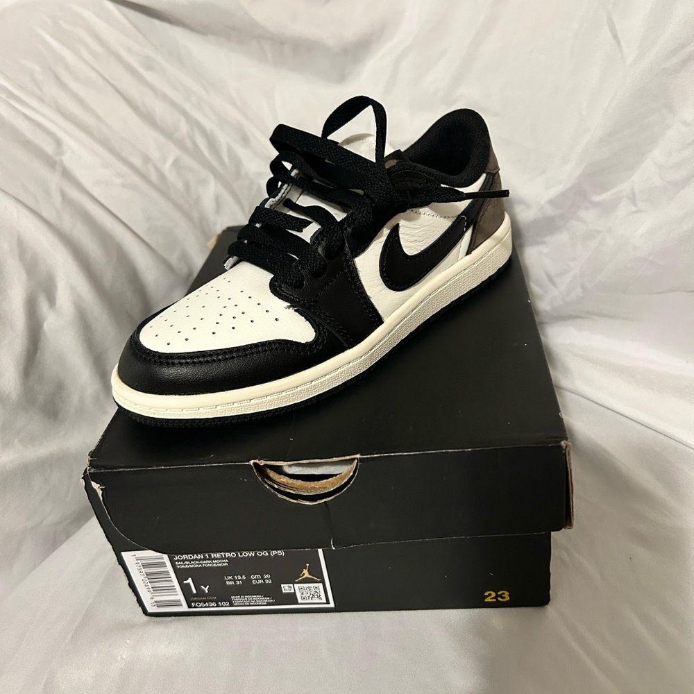 Men's Black and White Sneakers